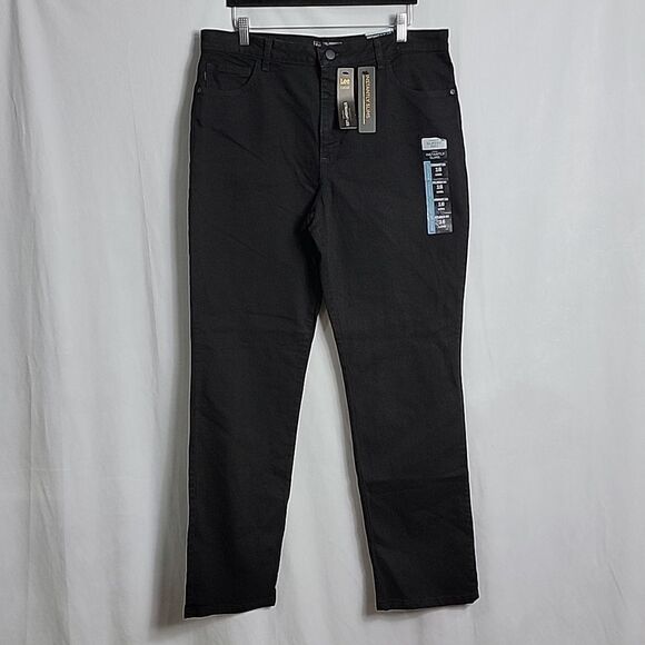 NEW.. LEE.. black jeans.. relaxed, straight leg, high rise.. - Picture 3 of 15